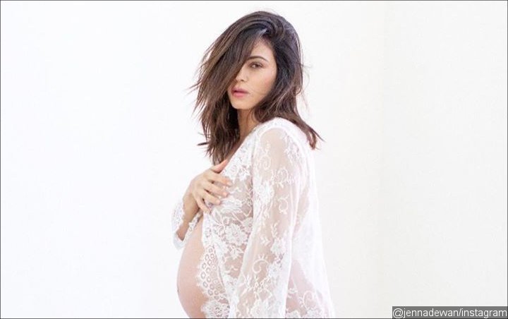 Jenna Dewan Shows Pregnancy Glow in Nude Maternity Photos