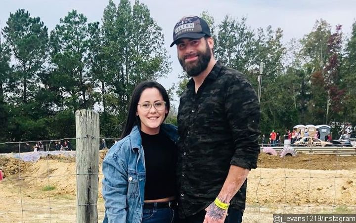 Teen Mom star Jenelle Evans smashes ex-husband David Eason piñata during divorce party
