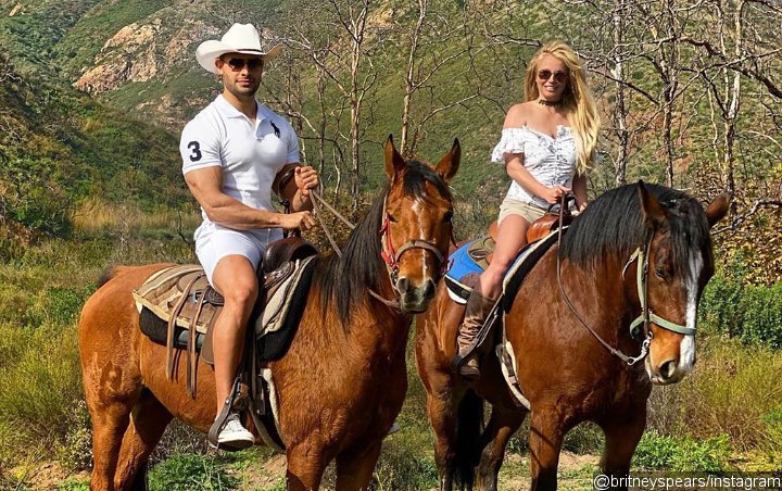 Britney Spears Goes Horseback Riding With Boyfriend for Valentine's Day