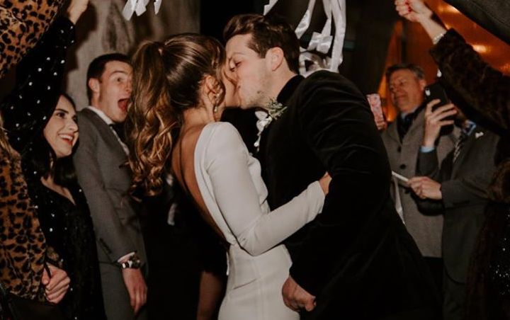 Singer Taylor Dye Marries Fiance in Nashville