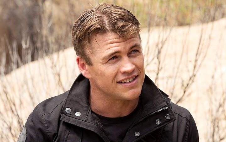 Luke Hemsworth's Bicep Injury Costs Him A Kick in the Face on 'Westworld'