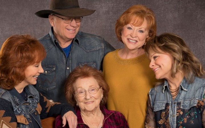 Reba McEntire's Mom Loses Battle With Cancer