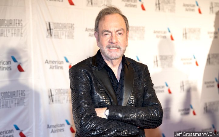 Neil Diamond Offers Fans a Coronavirus Version of 'Sweet Caroline'