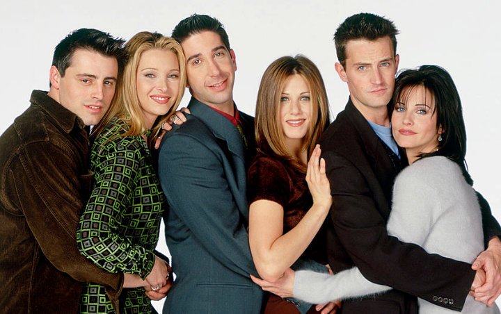 'Friends' Stars Take Part in All In Challenge by Offering Chance to Hangout on Reunion Set