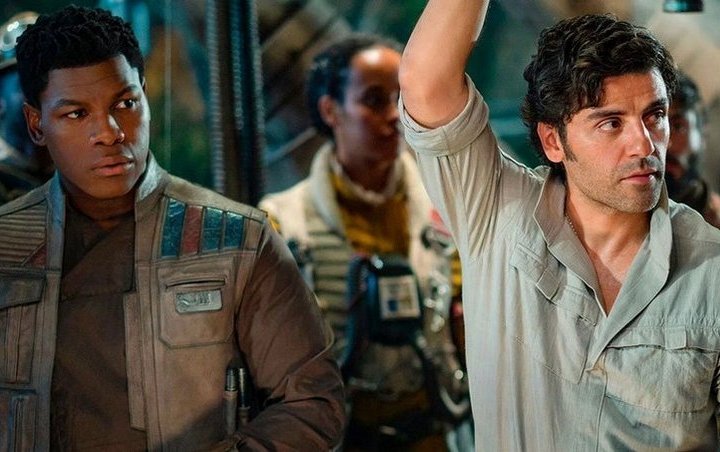 John Boyega and Oscar Isaac Caught Up in Sandstorm on 'Star Wars' Movie Set