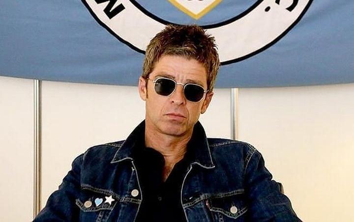 noel gallagher denim jacket