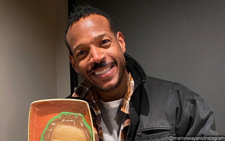 Marlon Wayans Allegedly Picking Up Two Girls While Grabbing Takeout Food