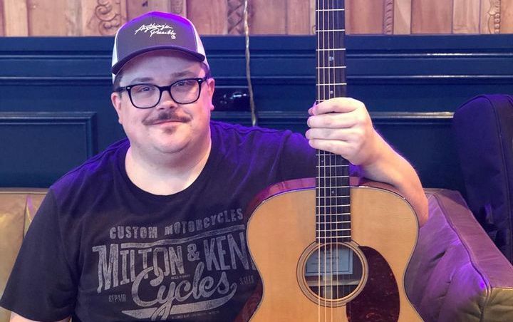 'American Idol' Alum Chris Sligh Hospitalized With Double Pneumonia After Covid-19 Diagnosis