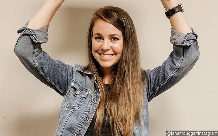 Jana Duggar Laughs Off Her Single Status in Instagram Photo