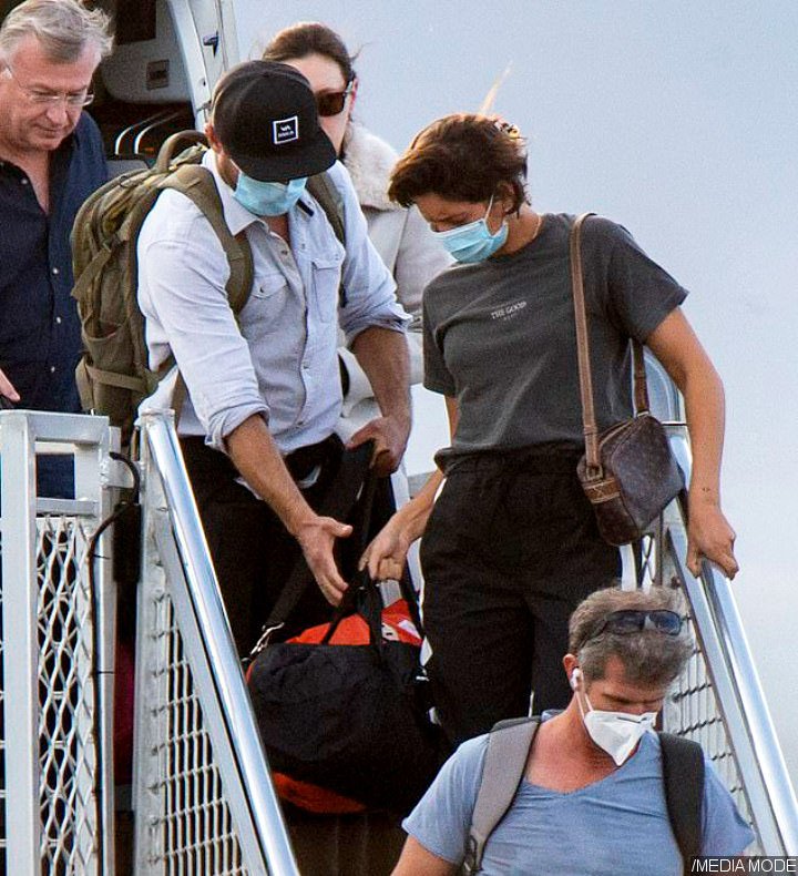 Zac Efron and Vanessa Valladares Departing Jetstar Plane