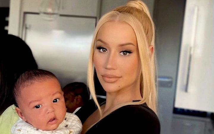 Iggy Azalea Posts First Pictures With Baby Onyx After ...