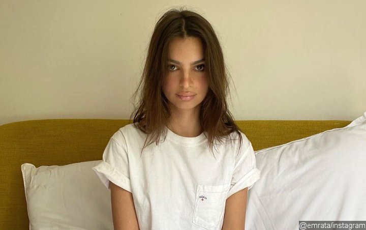 Pregnant Emily Ratajkowski to Keep Baby's Gender a Secret