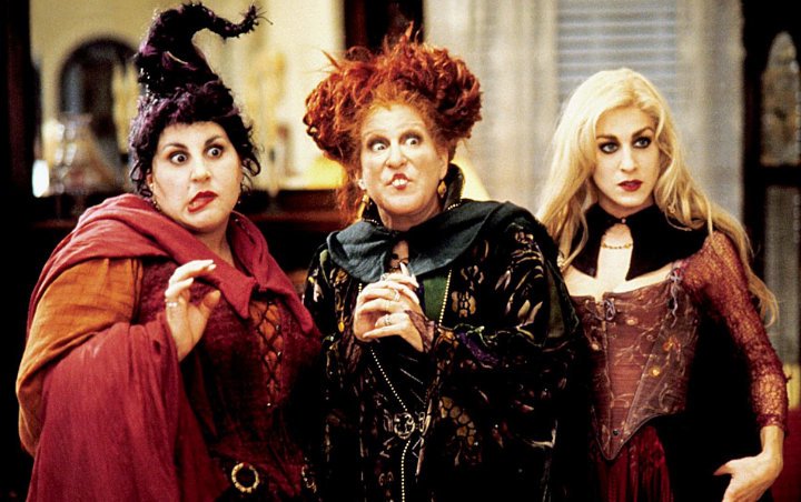 Bette Midler Feels No Time Had Passed When Reuniting With 'Hocus Pocus' Co-Stars