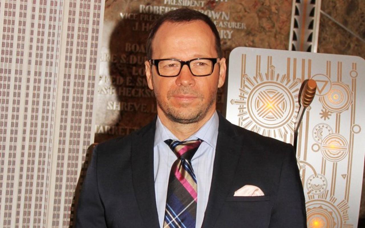 Donnie Wahlberg Leaves $2,020 Tip on $35 Bill in Massachusetts