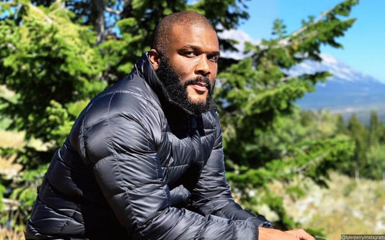 Tyler Perry Creates MilesLong Lines With Early Thanksgiving Giveaway