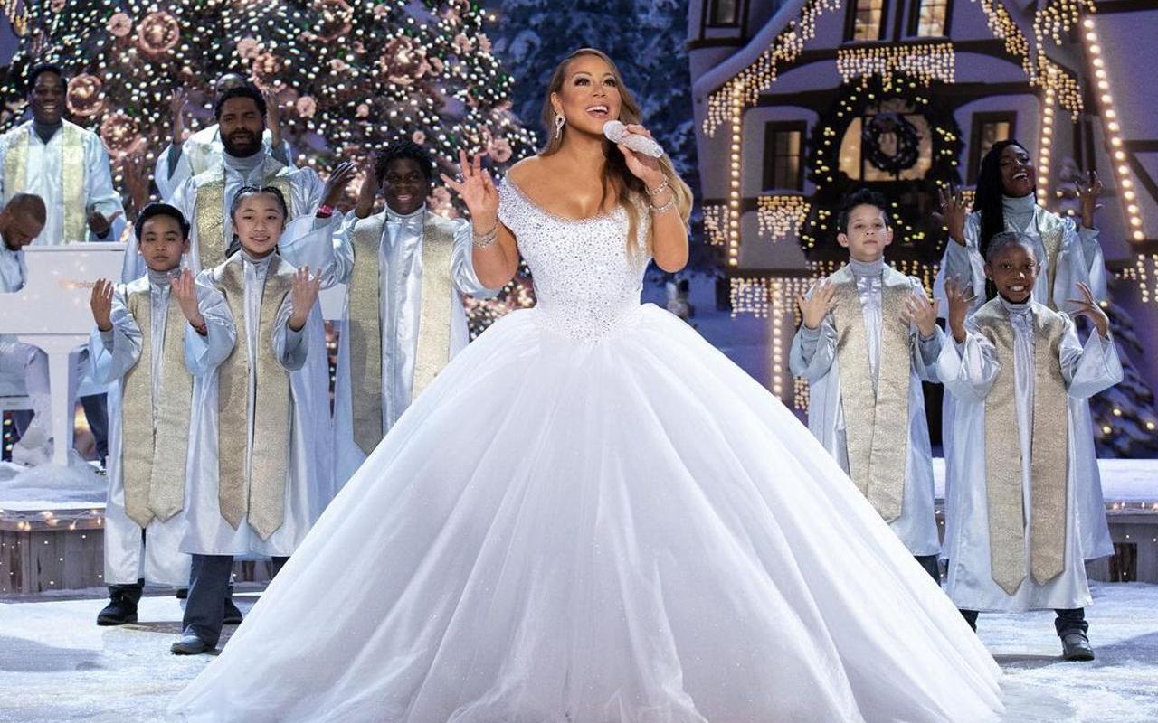 1280px x 800px - Mariah Carey Taps Ariana Grande, Jennifer Hudson, Snoop Dogg and More for  Christmas Special