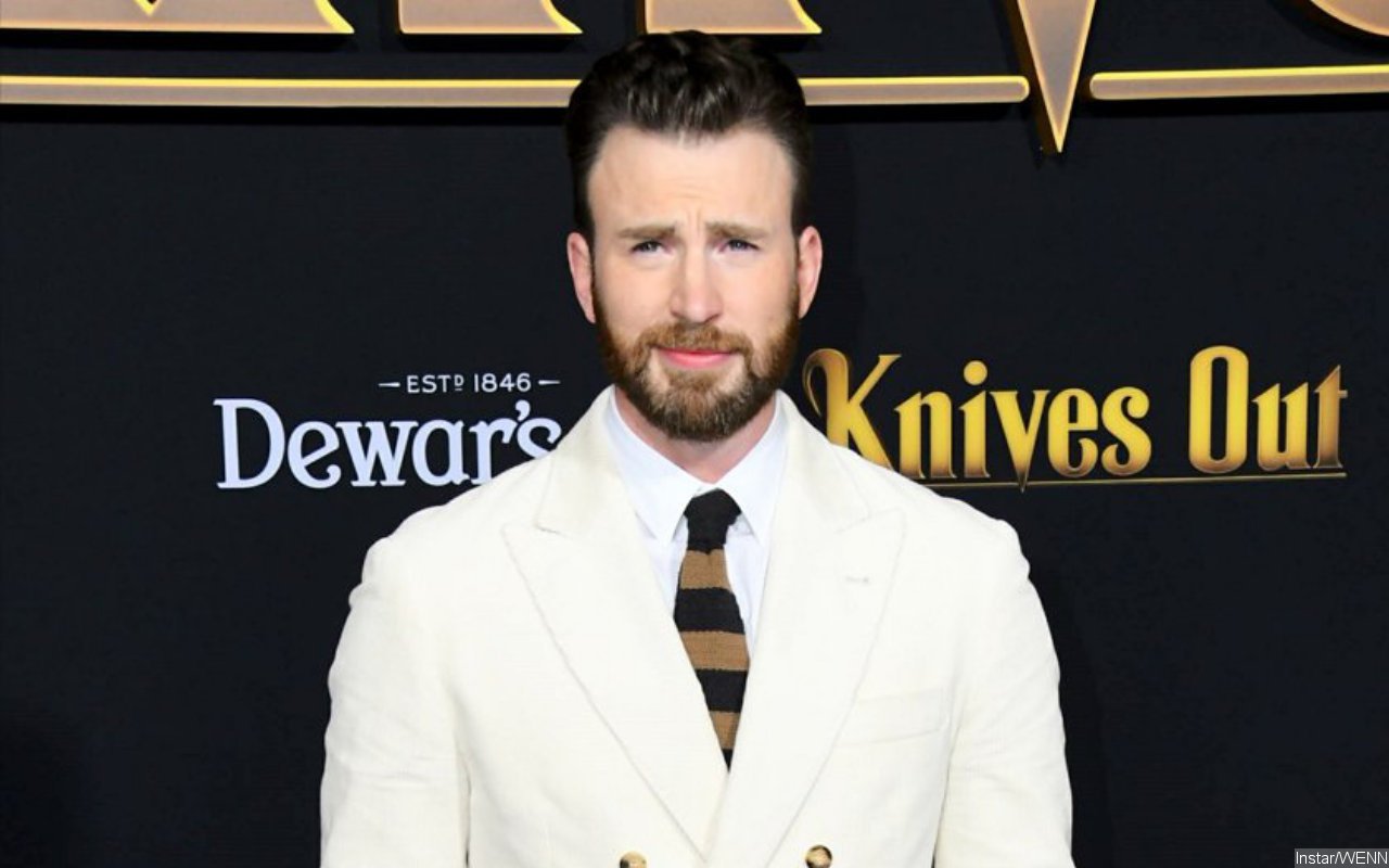 Chris Evans Grimacing as He Swabs Himself for COVID test - Vimarsana News