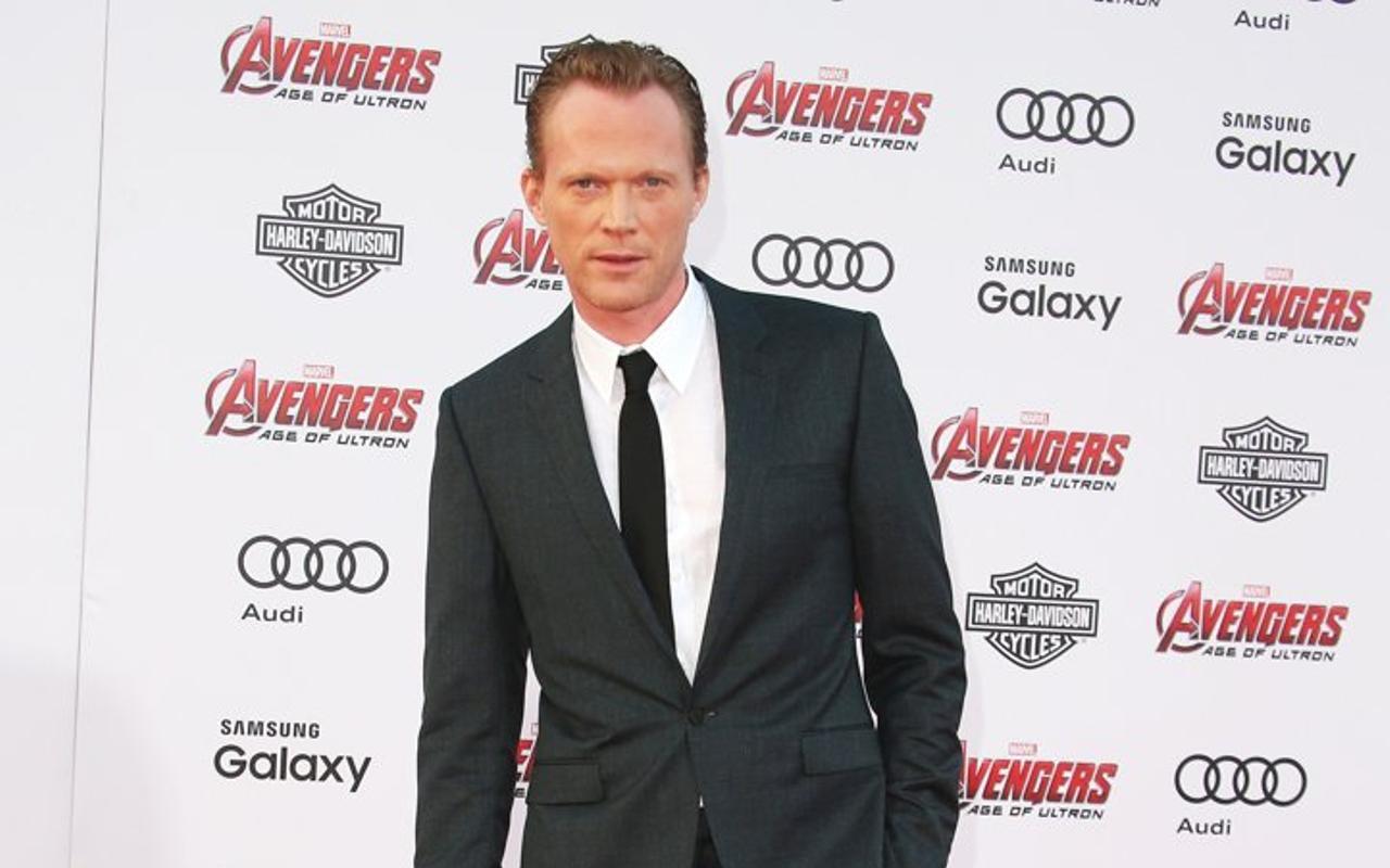 Paul Bettany Hides Gift From A Knight S Tale Director In Basement And Never Opens It