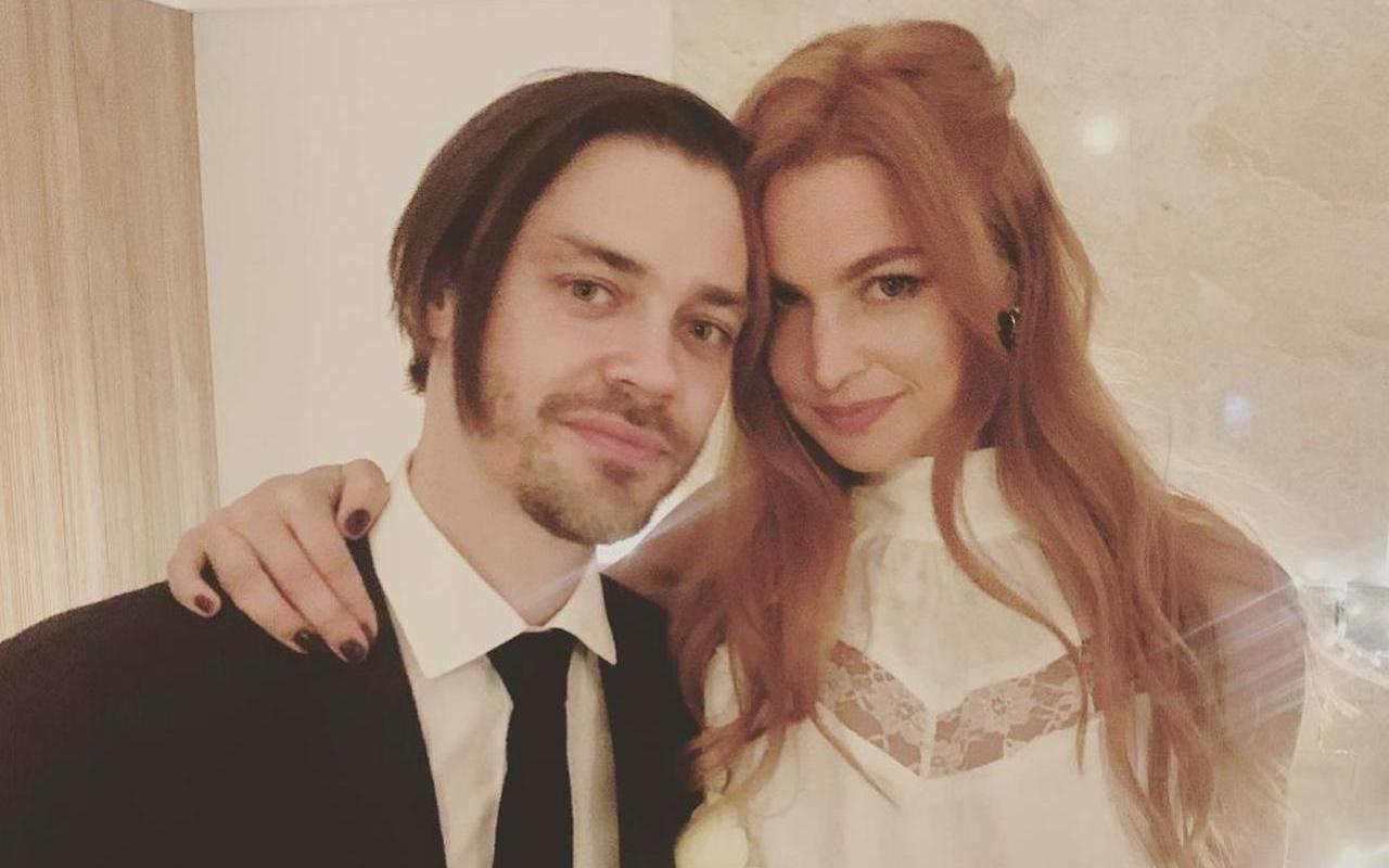 Tom Payne and Jennifer Akerman Get Married, Share First Picture From Wedding