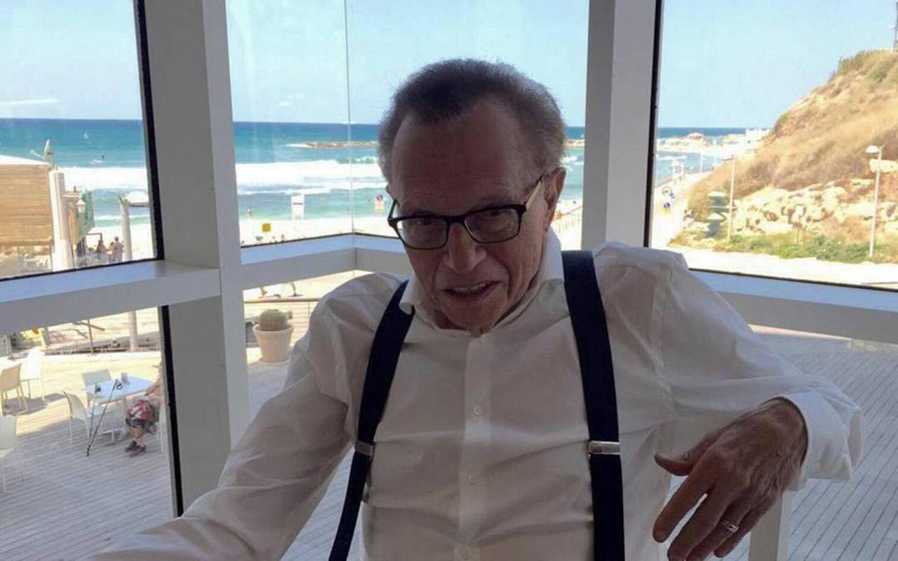 Larry King Battling Covid-19 in Hospital