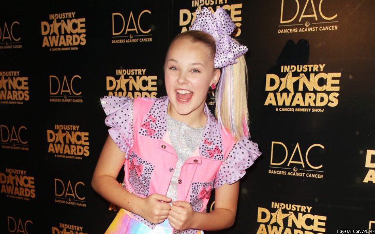 Jojo Siwa Reacts To Inappropriate Kids Board Game They Dont Run