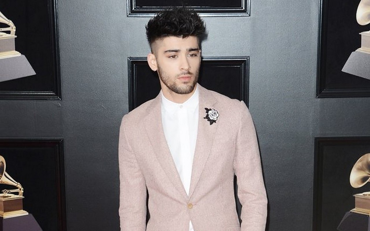 New Dad Zayn Malik Gets Called Out for Seemingly Getting High During Early Morning Livestream - Vimarsana News