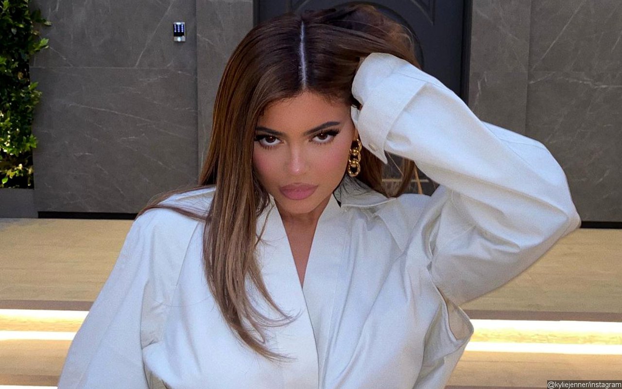 Kylie Jenner Fires Back at Trolls Mocking Her Shower's Bad Water Pressure