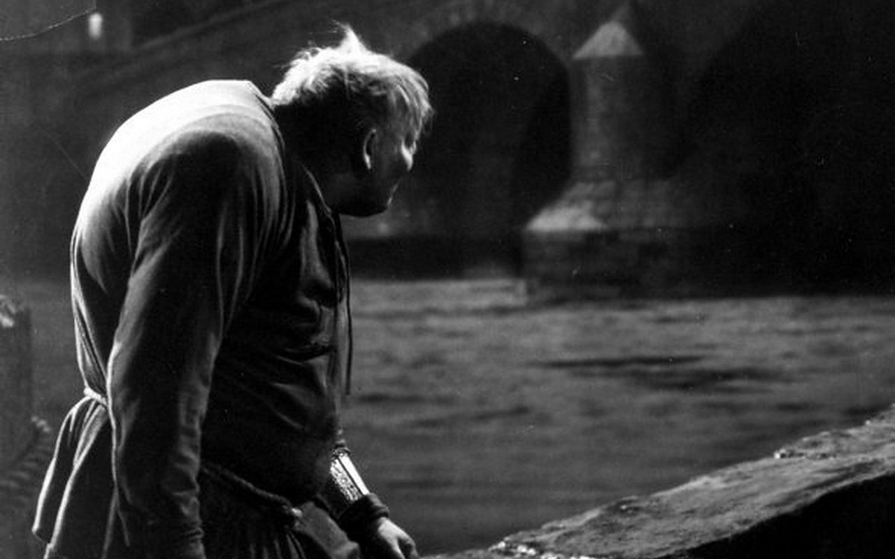 Josh Gad Assures Fans 'Hunchback of Notre Dame' Movie Is 'Getting Closer'