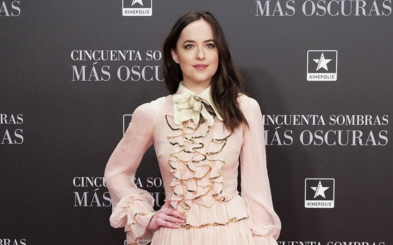 Production on Dakota Johnson's New Movie Shut Down Following Positive Covid-19 Test