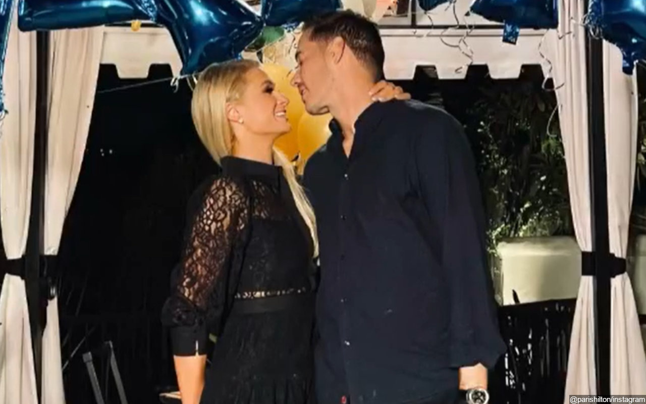 Paris Hilton Dedicates Life-Size Portrait to Boyfriend for 40th Birthday