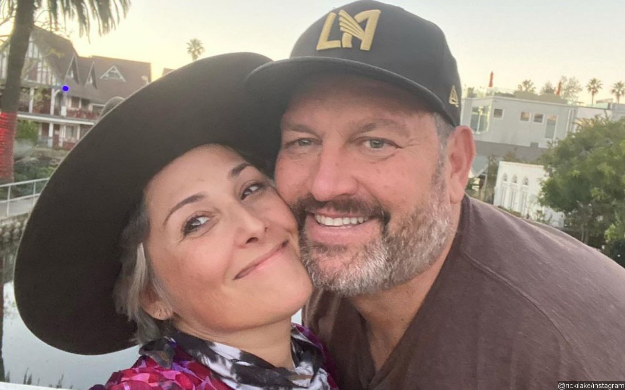 Ricki Lake Steps Out With New Fiance After Engagement Announcement