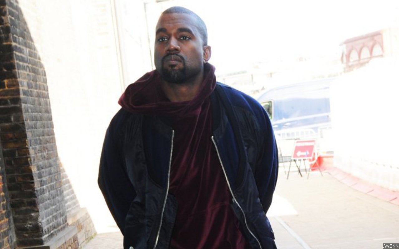 Kanye West Ditches Wedding Ring in 1st Pic Since Kim Kardashian Filed for Divorce