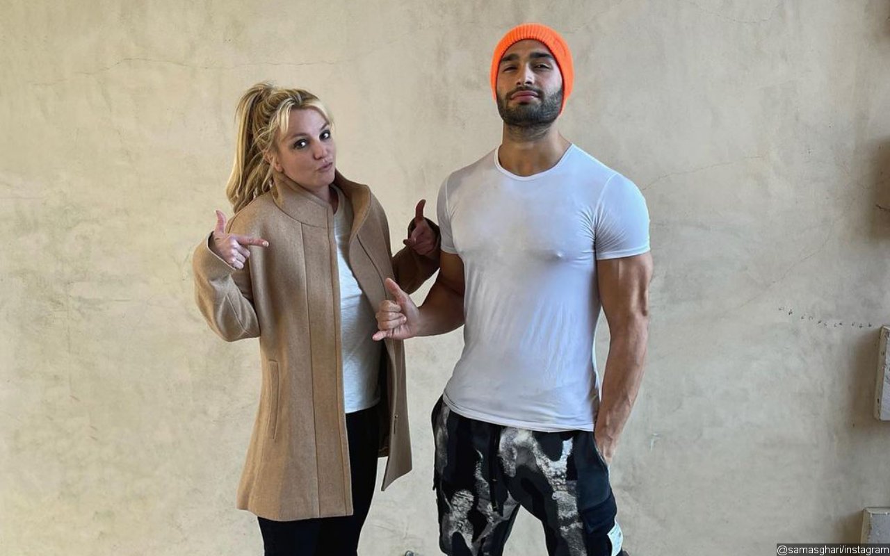 Britney Spears and Boyfriend Hilariously Dance to 'Toxic' to Celebrate His Birthday