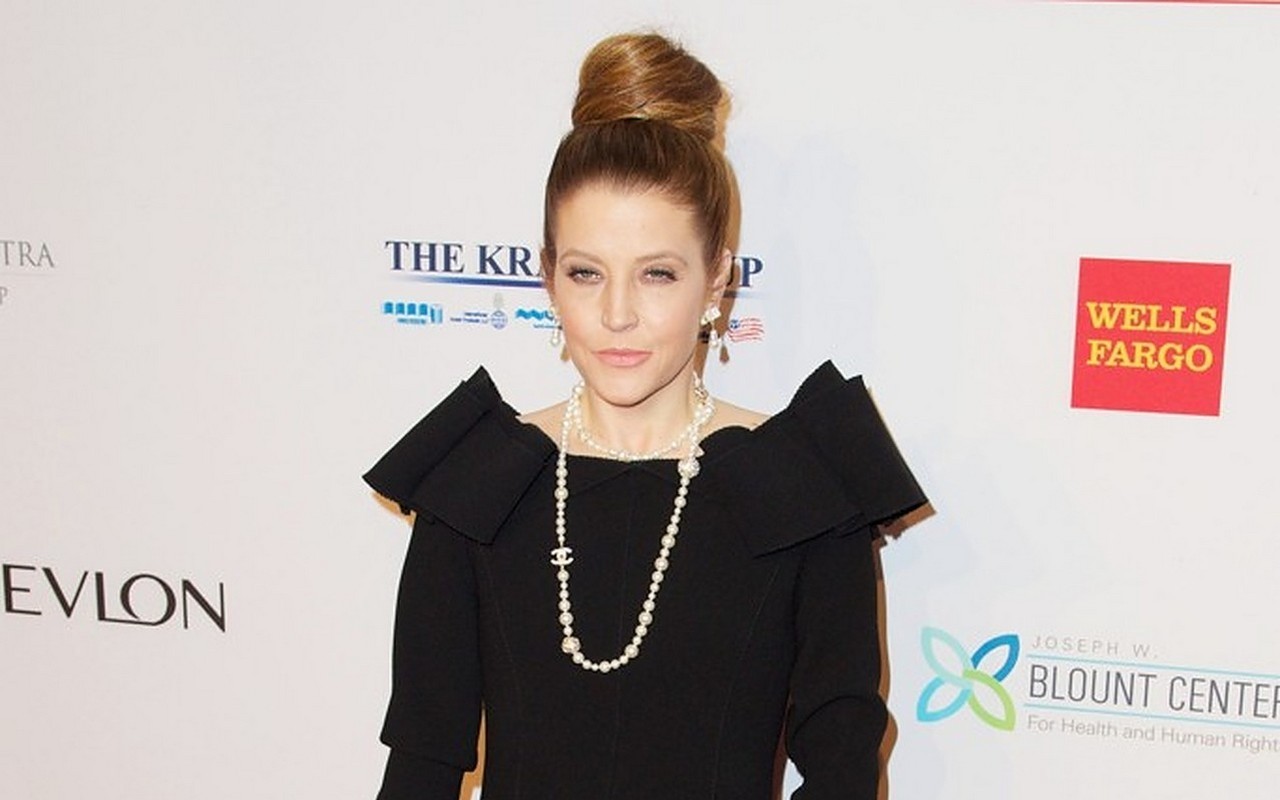 Lisa Marie Presley Asks Judge to Declare Her Single Amid Long-Running Divorce Battle - Vimarsana News