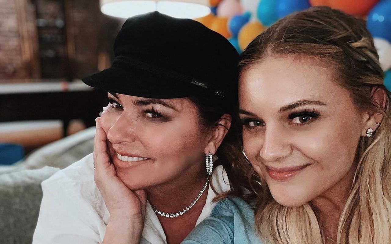 Kelsea Ballerini So Grateful to Shania Twain That She Bought Her Pricy Wine Despite Being Broke
