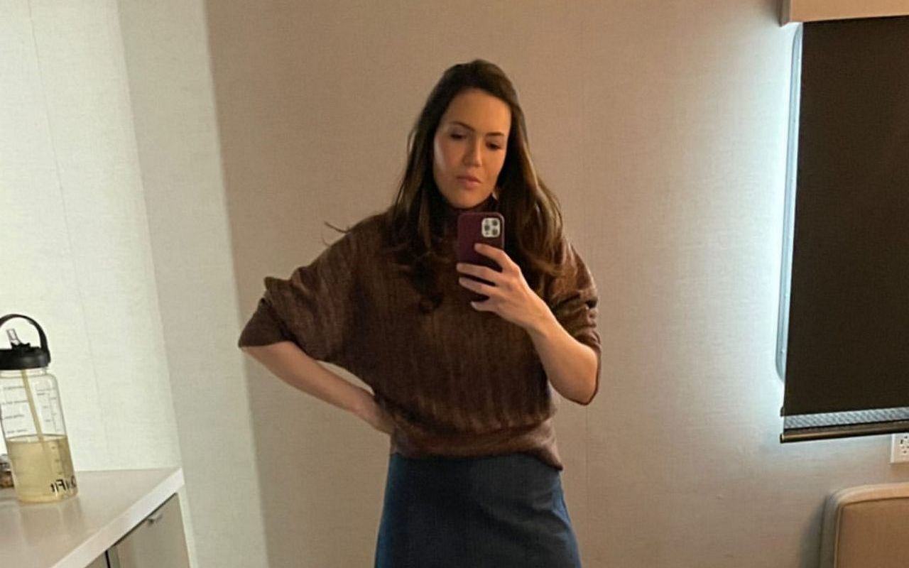 Mandy Moore Returns to Work One Month After Giving Birth