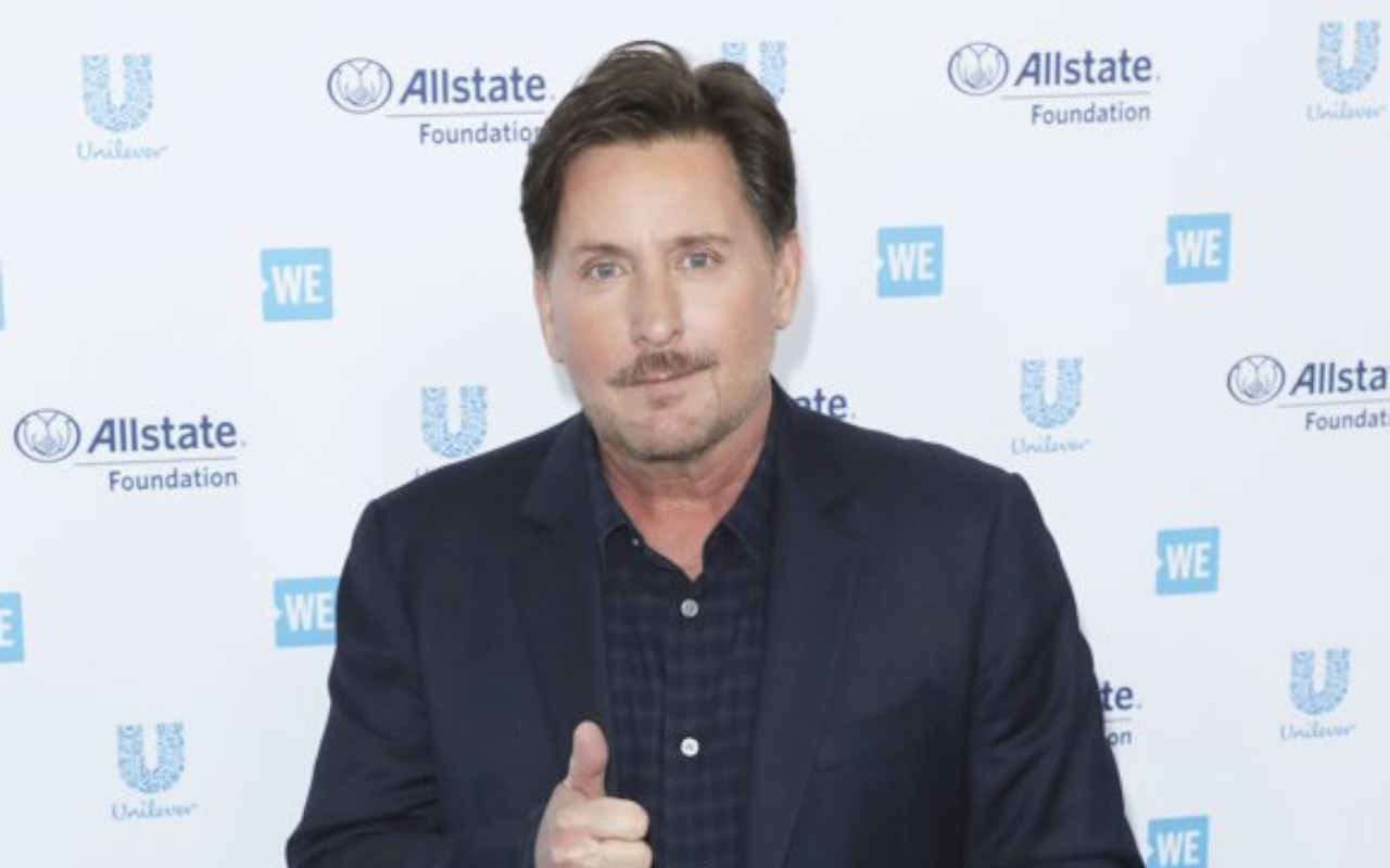 Emilio Estevez Still Suffers From Brain Fog and Fatigue a Year After Contracting COVID-19