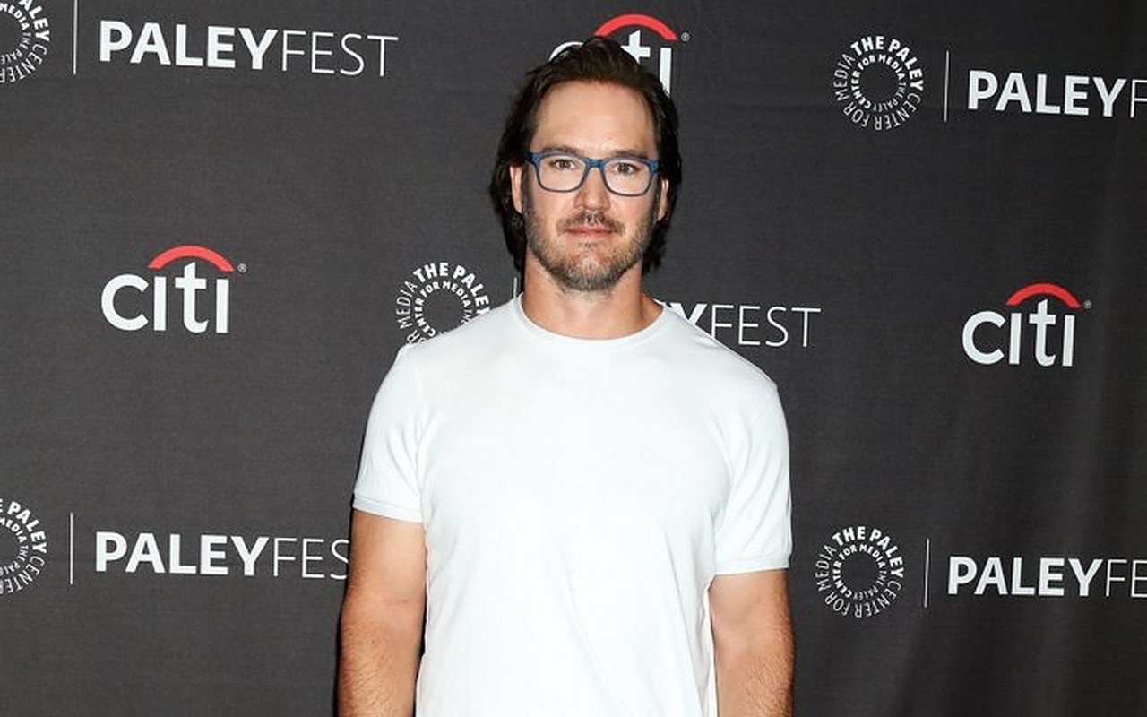 Mark-Paul Gosselaar Embarrassed by Native American Episode of 'Saved by the Bell'