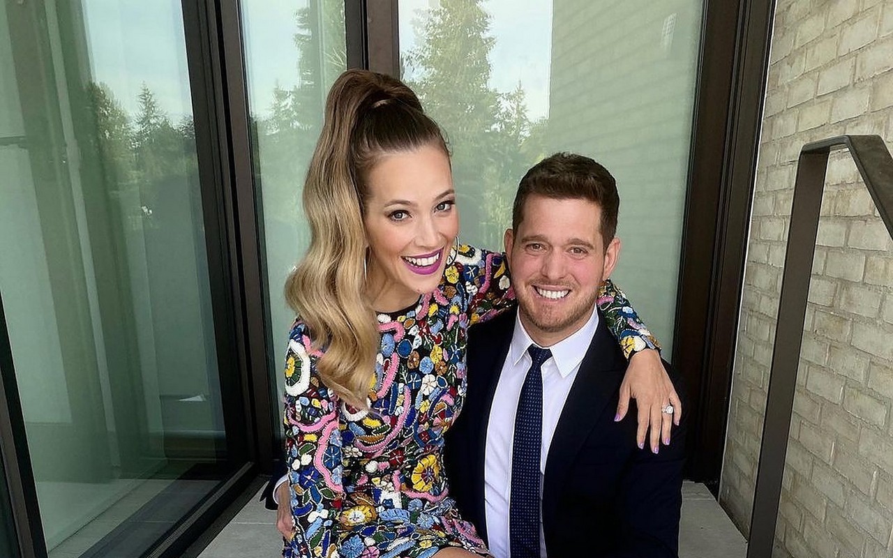 Michael Buble Calls Luisana Lopilato 'Hero' on 10th Wedding Anniversary