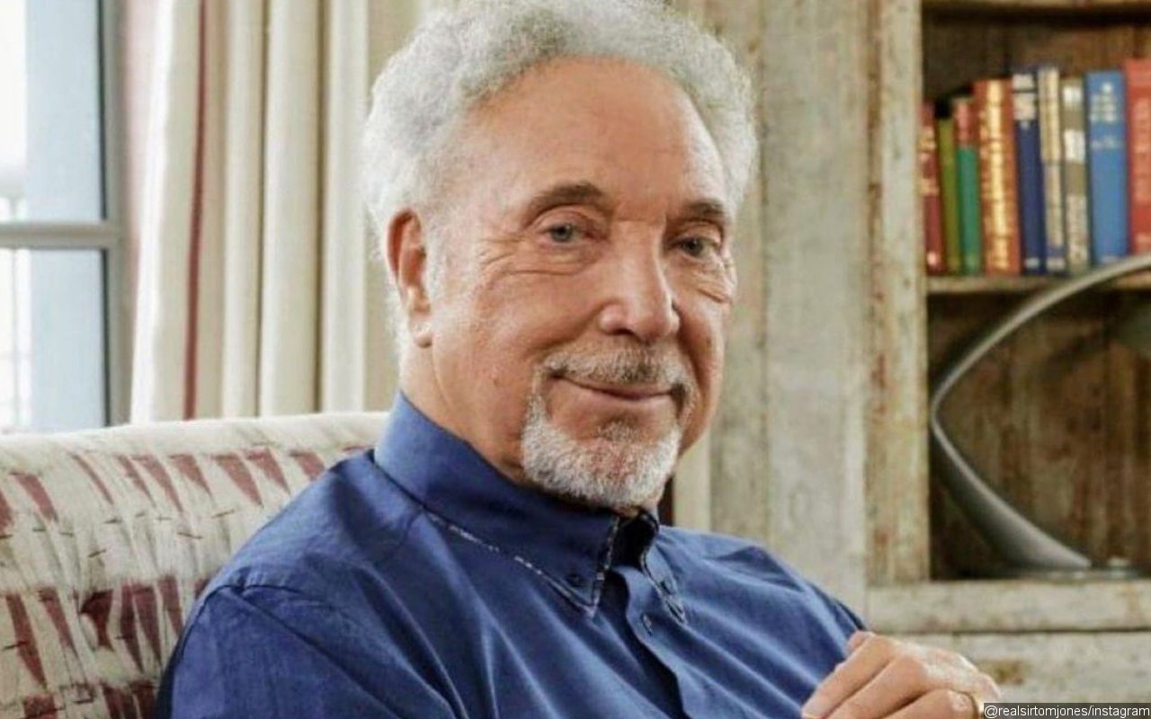Tom Jones Seeks Help From Grief Therapist to Cope With Wife's Death