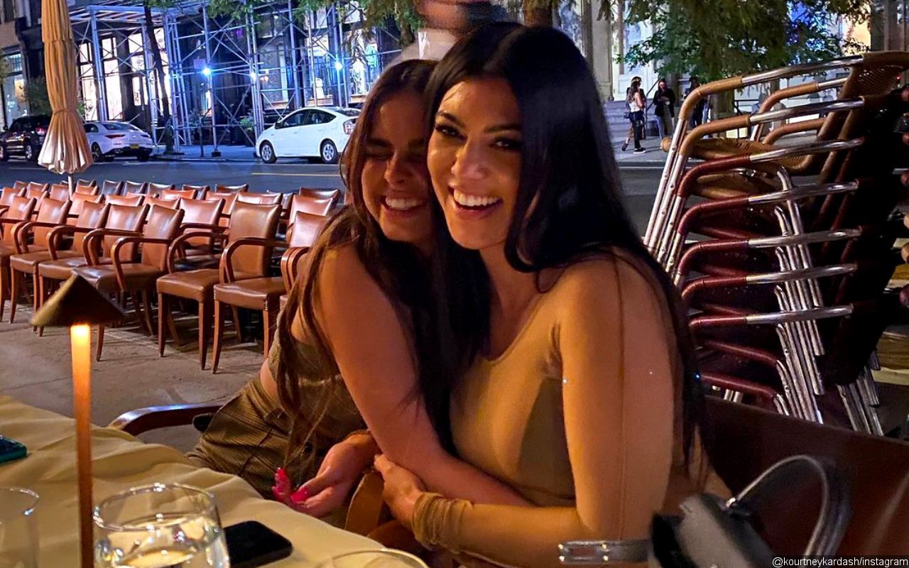 Addison Rae Insists She Isn't 'Hooking Up' With Kourtney Kardashian