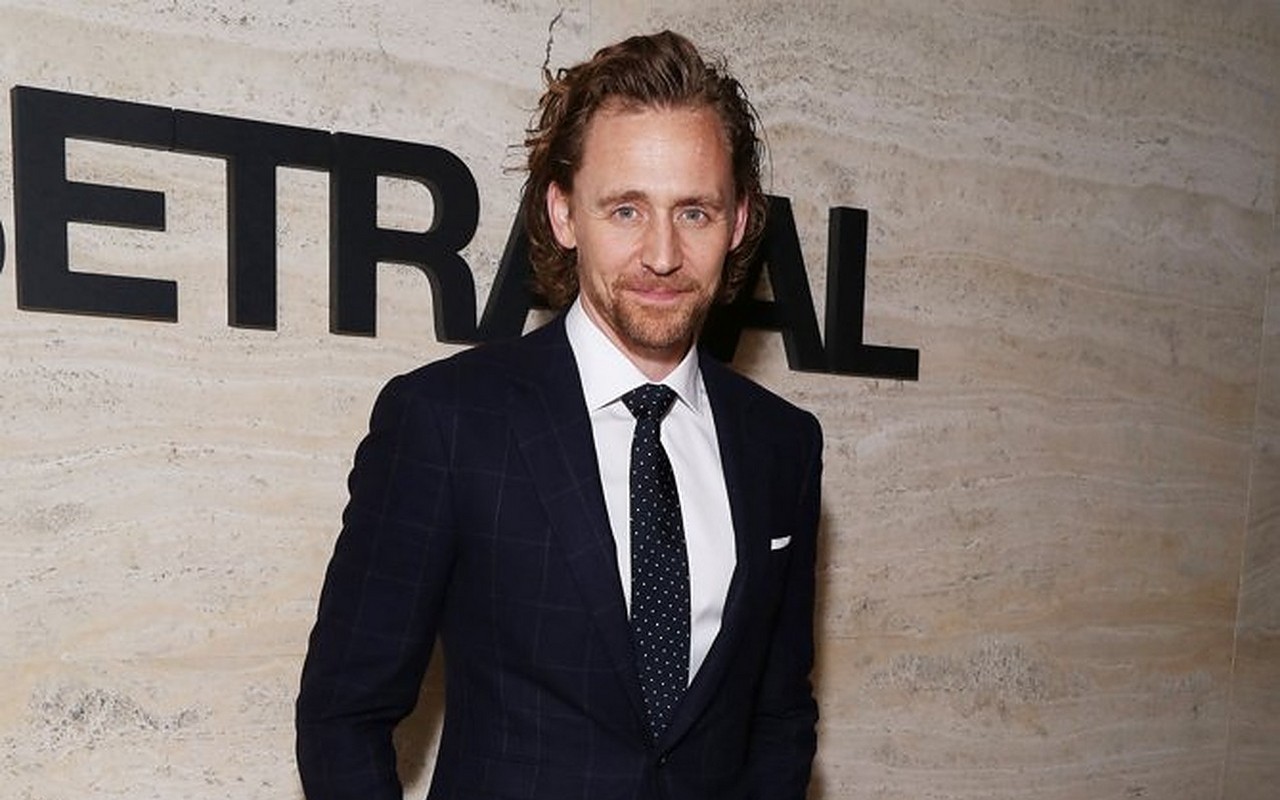 Tom Hiddleston Responds to James Bond Rumors