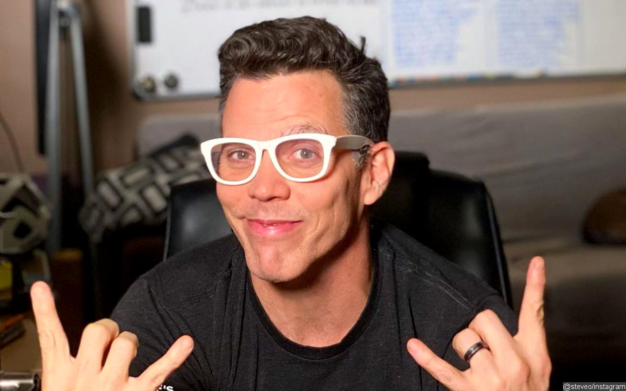 Steve-O Makes 'Unnecessary' 'Hot Ones' Exit by Pouring Hot Sauce Directly to His Eye