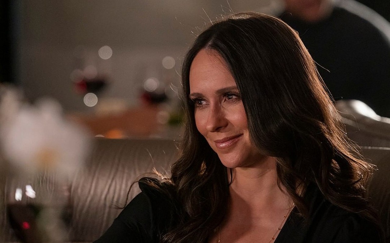 Jennifer Love Hewitt Suffered Migraine And Broke Blood Vessels Filming Labor Scene For 9 1 1