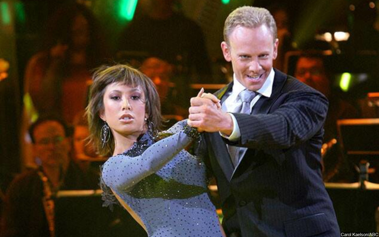Sherrill Burke meminta maaf kepada mitra ‘DWTS’ Ian Zering karena ‘ceroboh’ dan ‘menjijikkan’