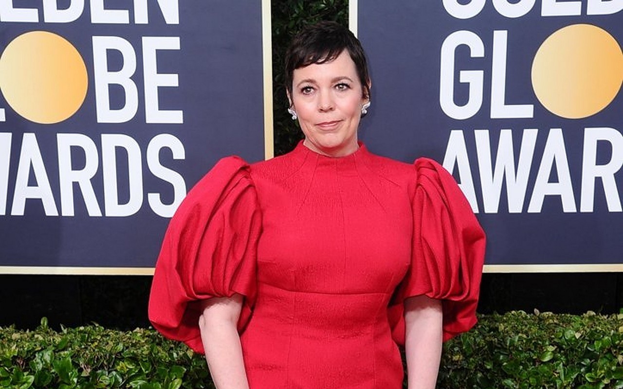 Olivia Colman Turns to Hypnotherapy to Overcome Stage Fright
