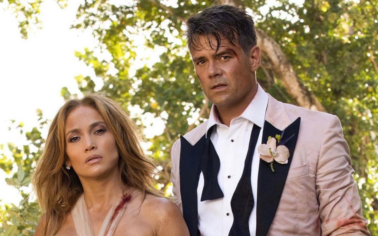 Josh Duhamel Praises 'Absolute Pro' Jennifer Lopez Post-'Shotgun Wedding' Filming