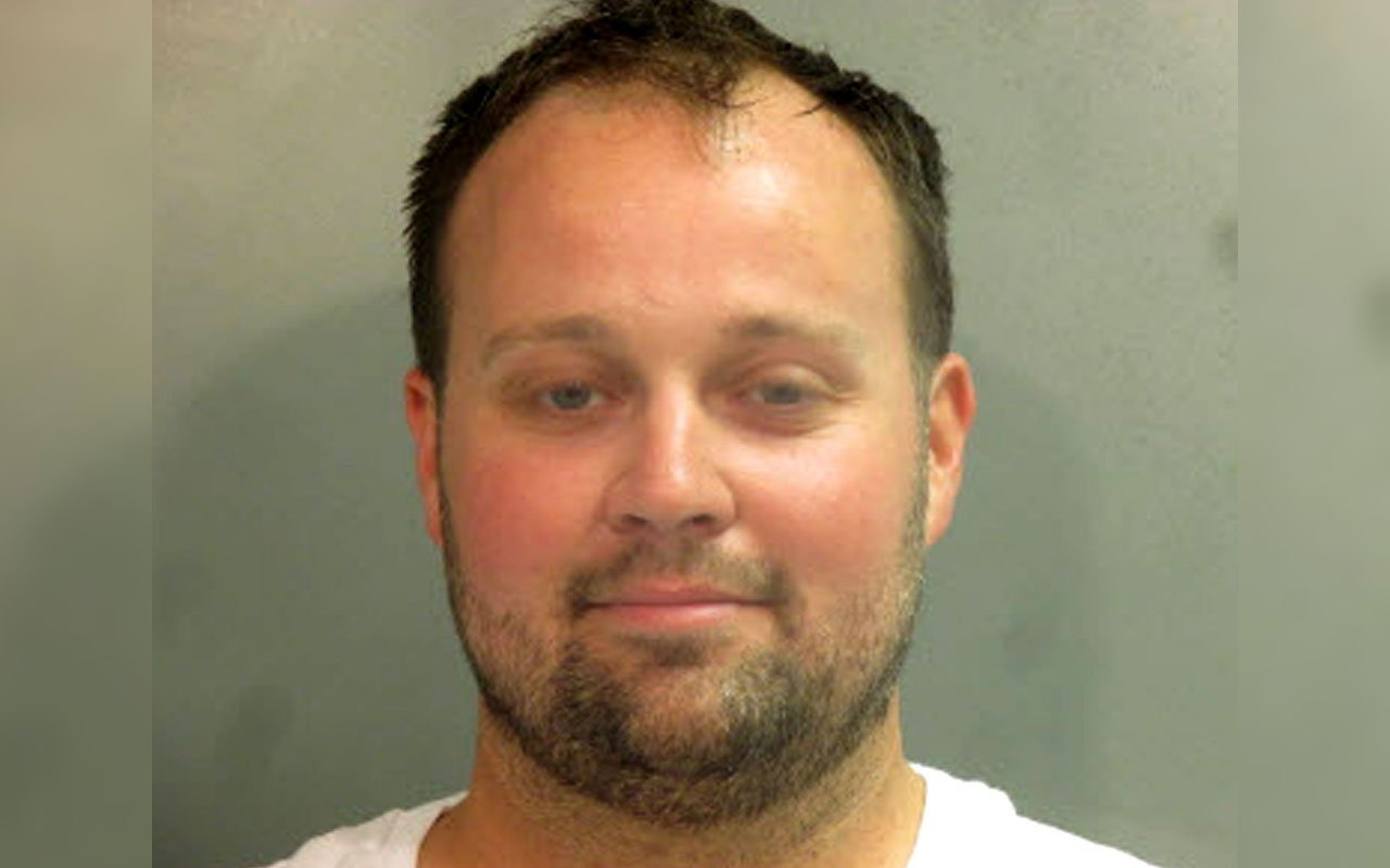 Josh Duggar Handcuffed in New Footage of His Child Porn Arrest