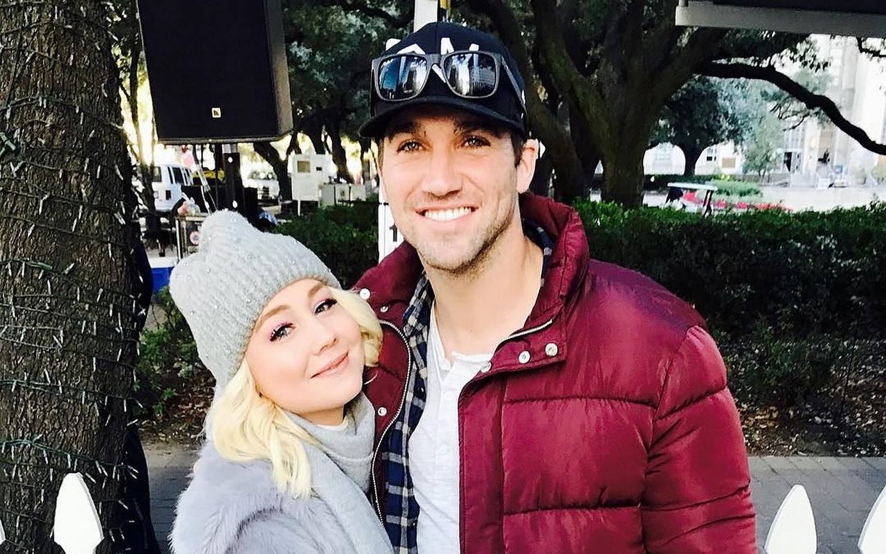RaeLynn Expecting Baby Girl With Husband