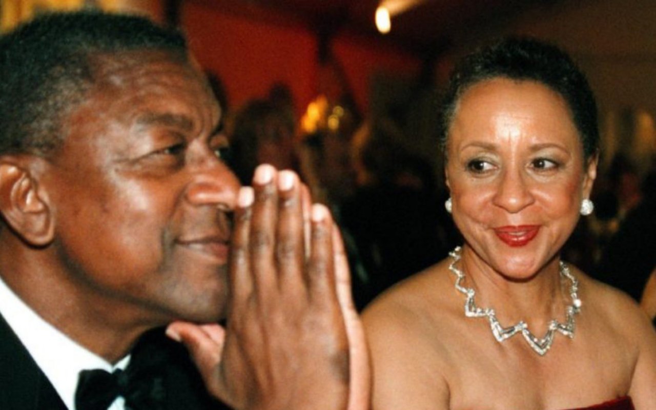 Robert L. Johnson and Sheila Crump (2002)